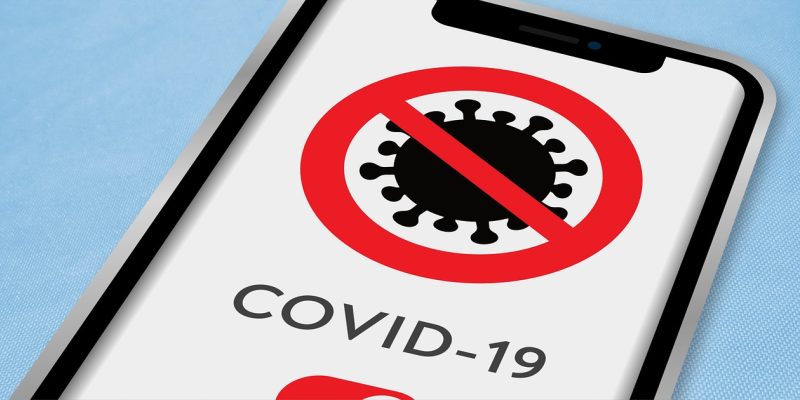 jmcomic3下载iOS版本在iPhone上通过TestFlight安装的流程示意图，显示TF应用界面和安装按钮